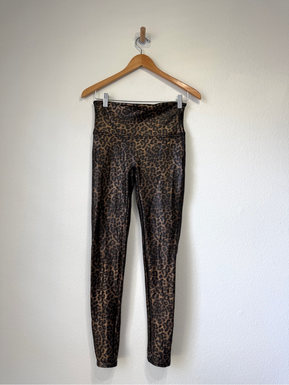 SPANX Leopard Faux Leather Leggings Size Large - Picture 3 of 5